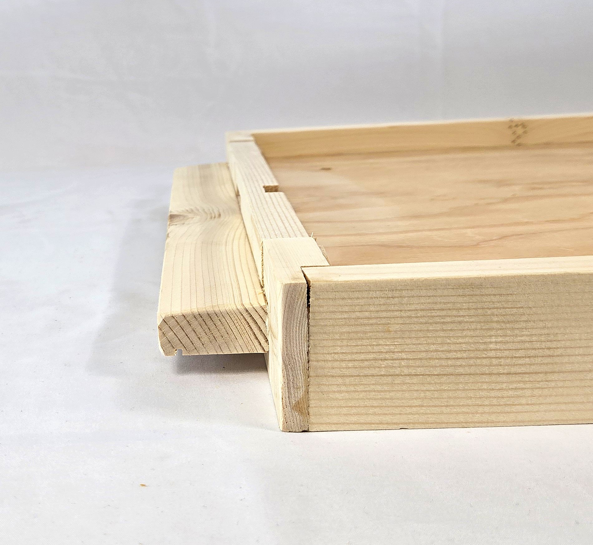 Beehive - Bottom Entry Board with Entrance Reducer - Image 3
