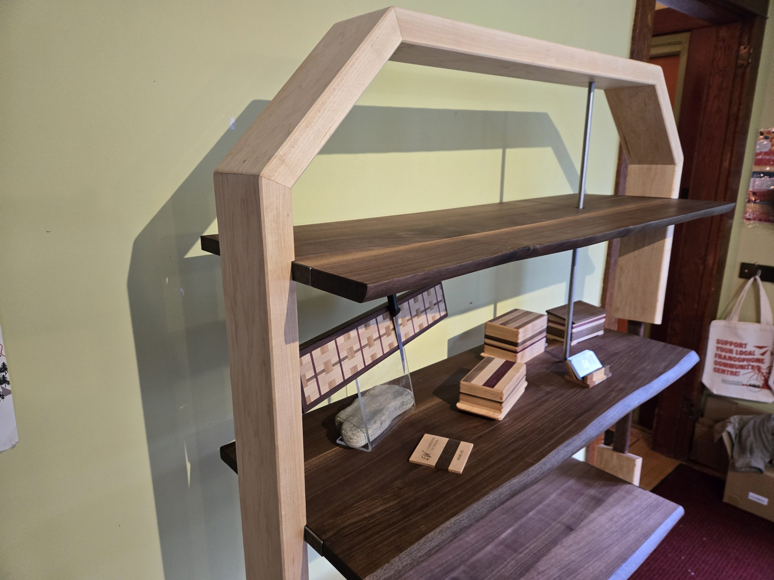 4 shelves display unit - Unique design - Image 5