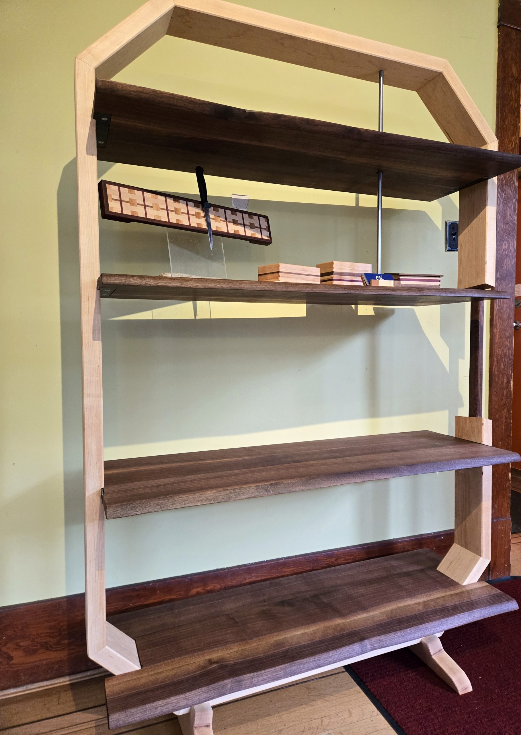 4 shelves display unit - Unique design - Image 3